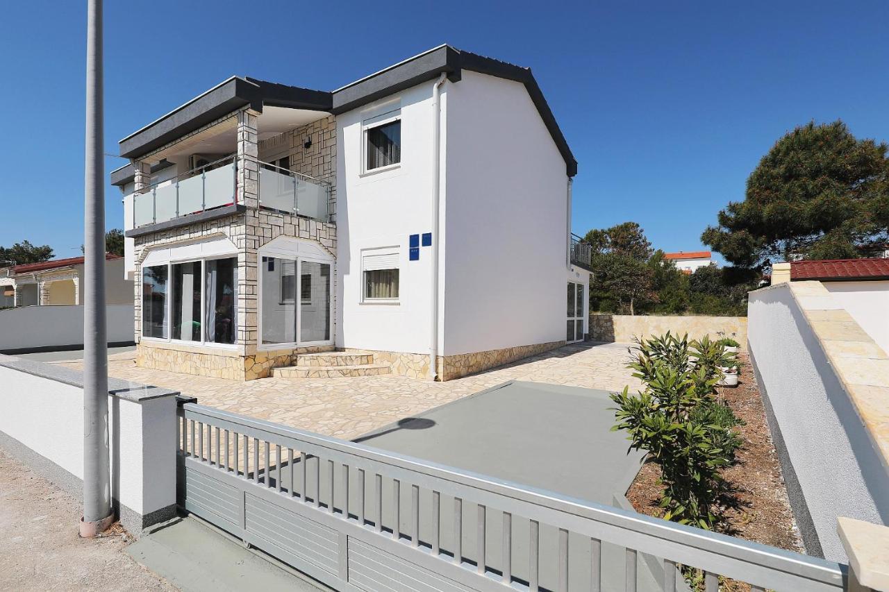 Apartmani Nella Vir Exterior photo
